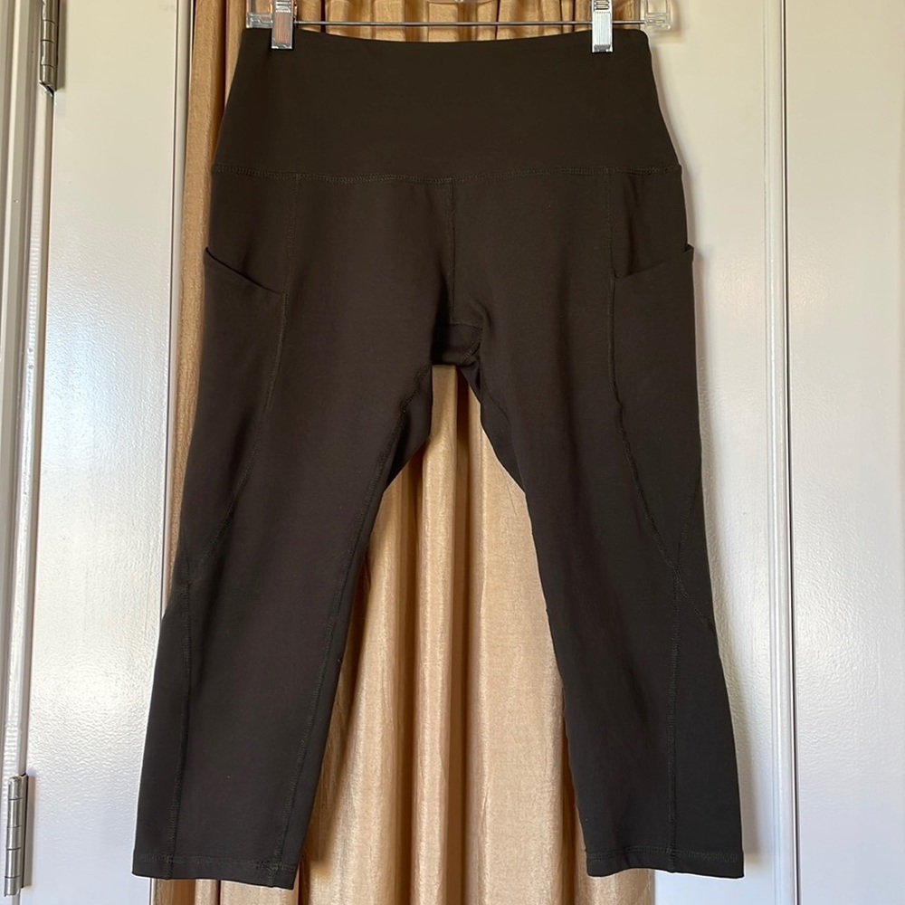 ODODOS high waisted yoga capris with pockets olive green size Medium